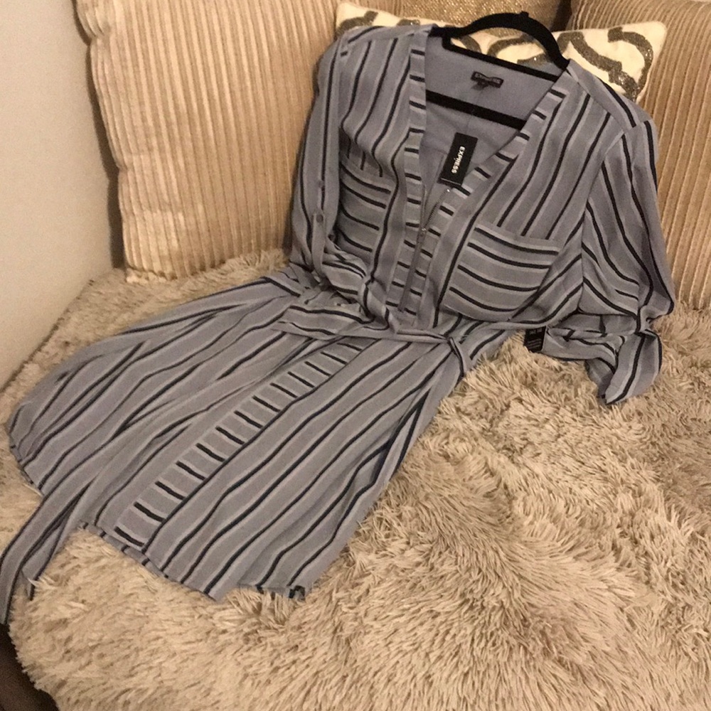 Dress - Picture 3 of 5